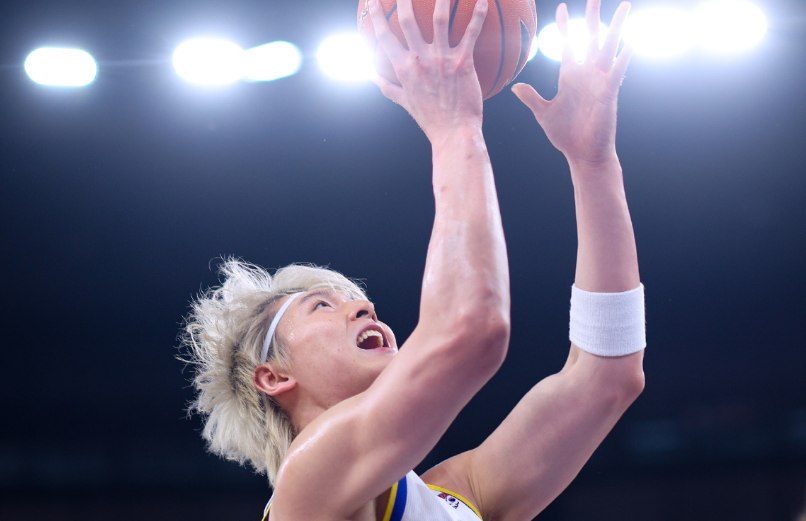 世界杯手机观看-上海丢扳平三分遭浙江逆转终结4连胜 王哲林14+7张镇麟仅5分